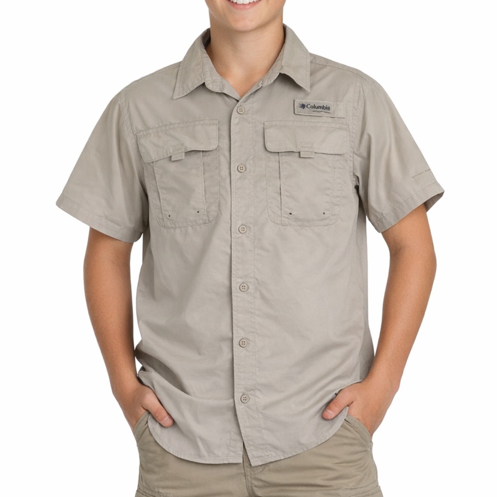 Columbia boy’s light gray short sleeve button front performance shirt size large